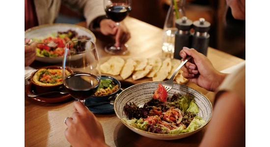 A bor és az étkezés – miért működik jobban együtt, mint gondolnánk?